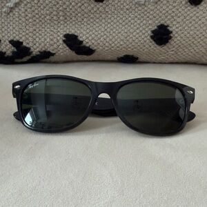 Ray-Ban Classic Black Sunglasses